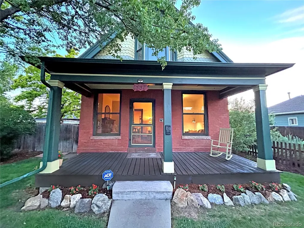 1557 Dallas Street Aurora CO 80010