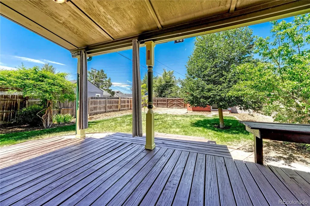 1557 Dallas Street Aurora CO 80010
