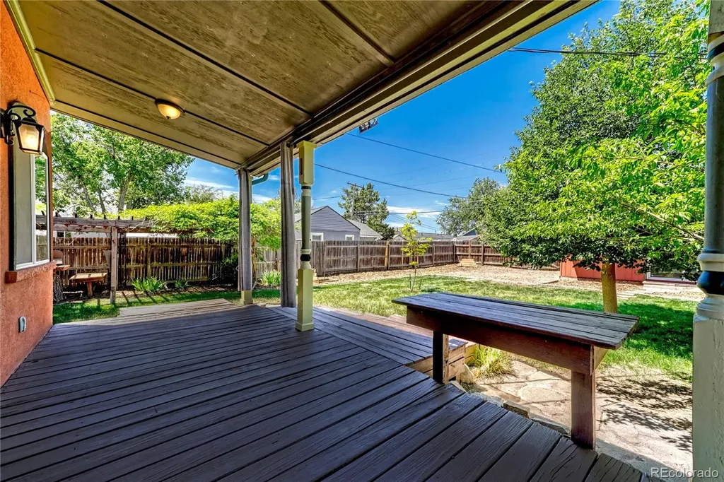 1557 Dallas Street Aurora CO 80010