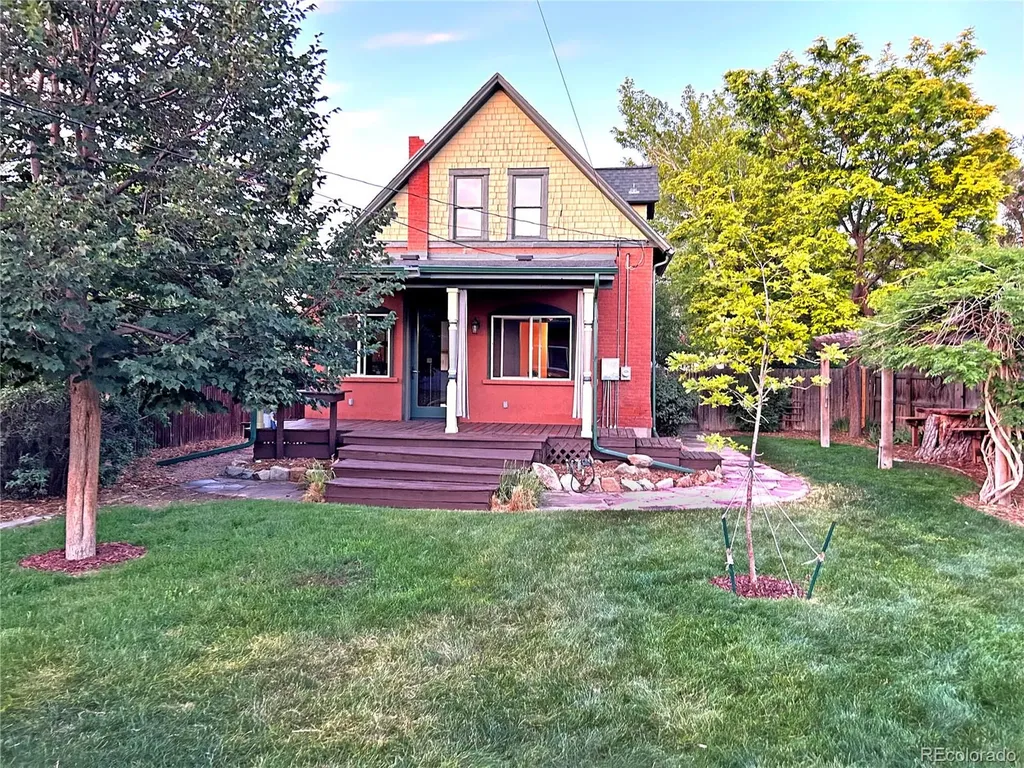 1557 Dallas Street Aurora CO 80010
