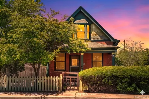 1557 Dallas Street Aurora CO 80010