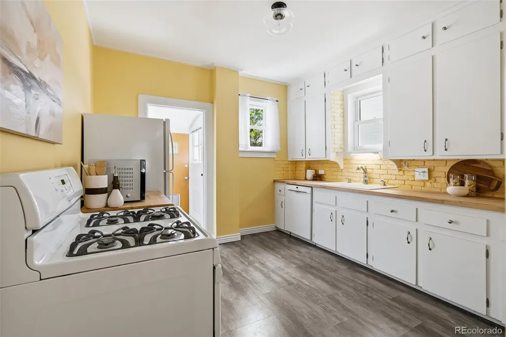 3336 W Hayward Place Denver CO 80211