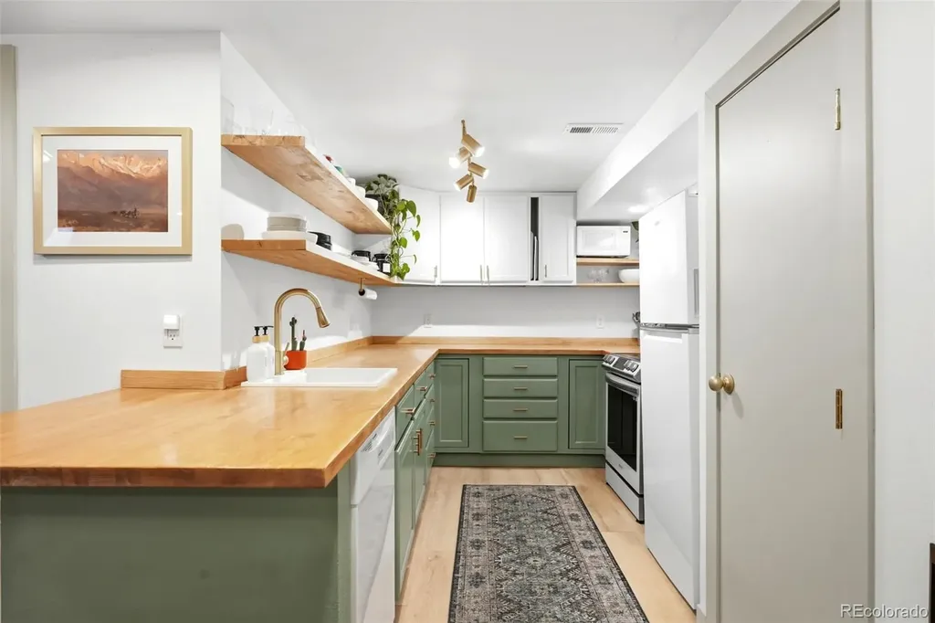 12220 W 60th Avenue Arvada CO 80004
