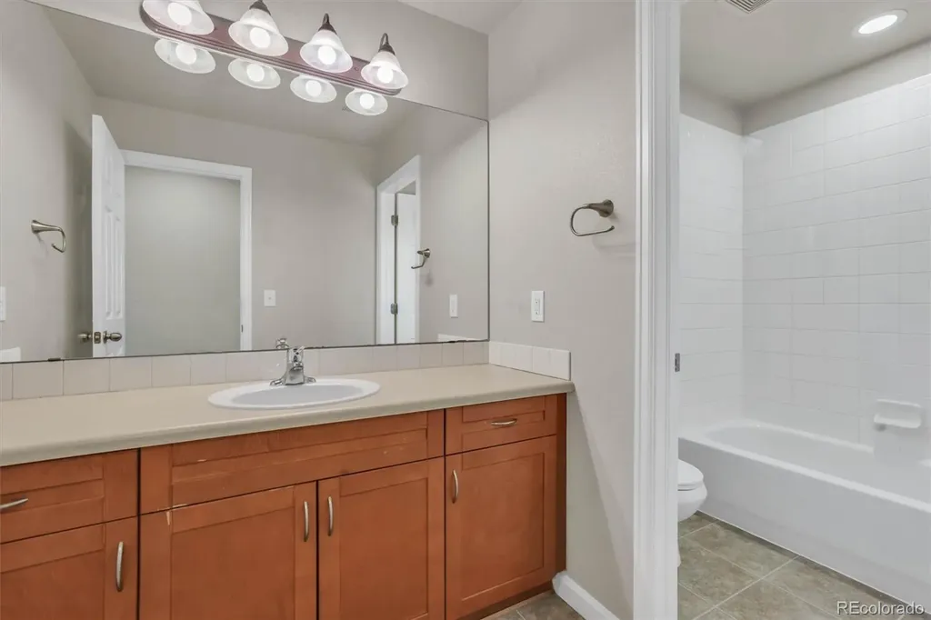 5023 S Shawnee Street Aurora CO 80015