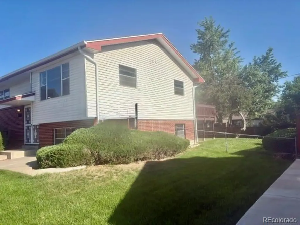 1461 Phillips Drive Denver CO 80233