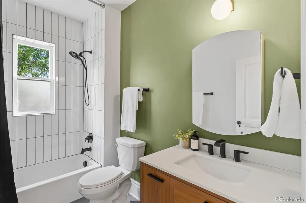 1444 Stuart Denver CO 80204