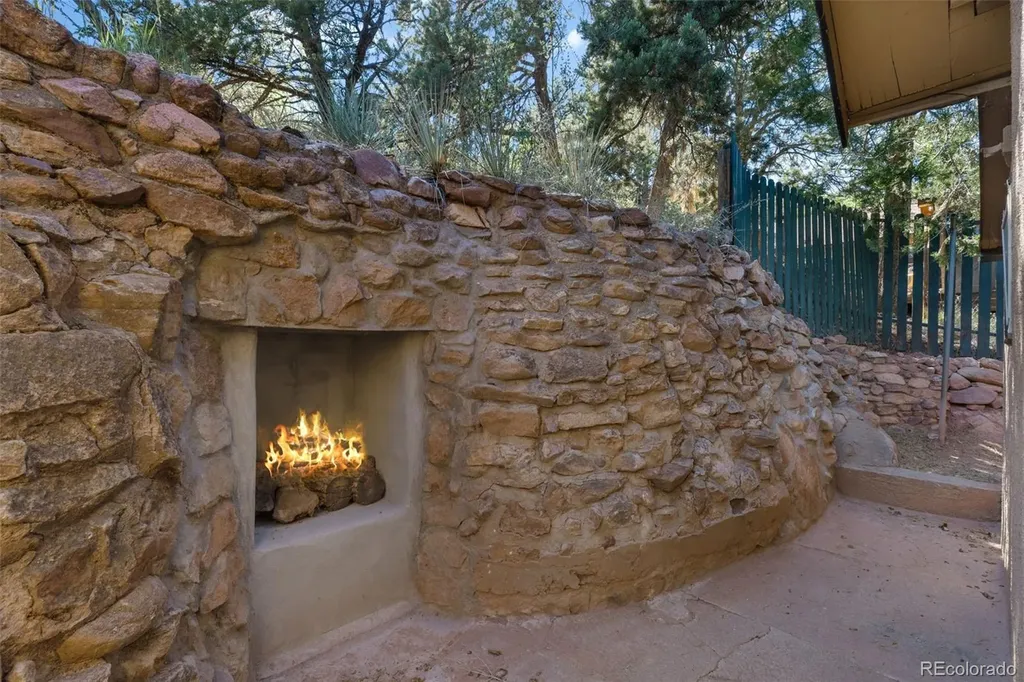 215 Washington Avenue Manitou Springs CO 80829