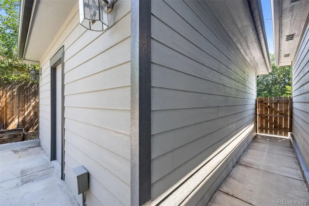 3301 W Union Avenue Englewood CO 80110
