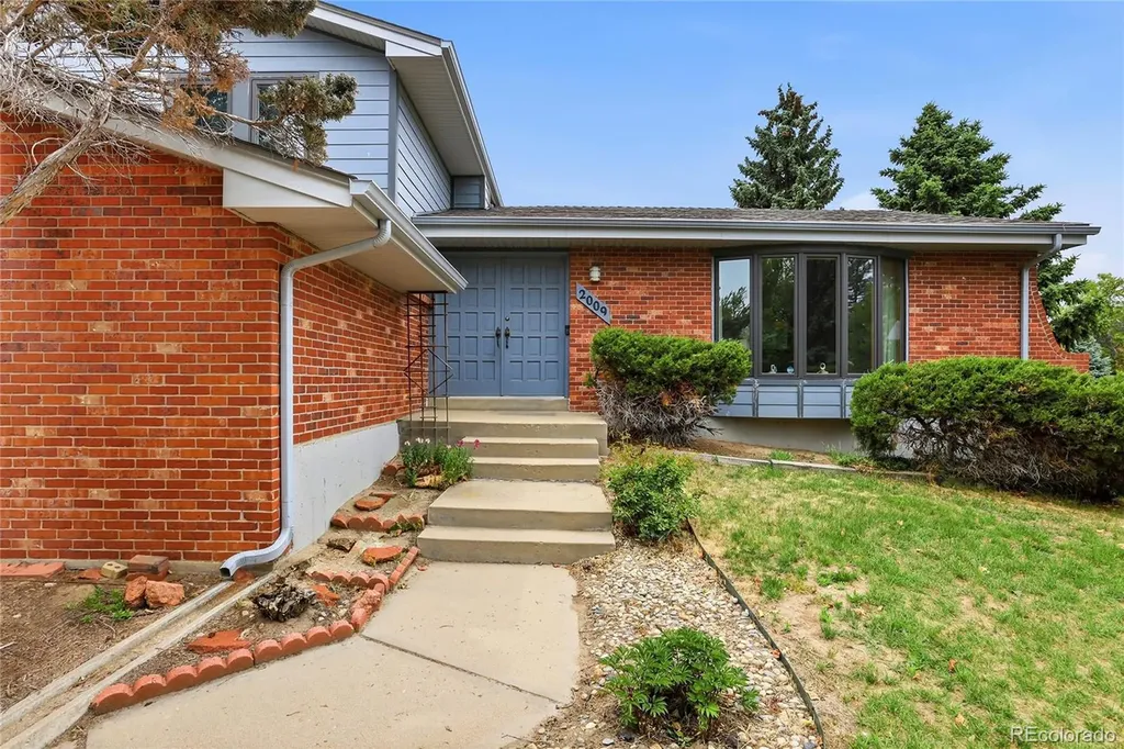 2009 S Macon Way Aurora CO 80014