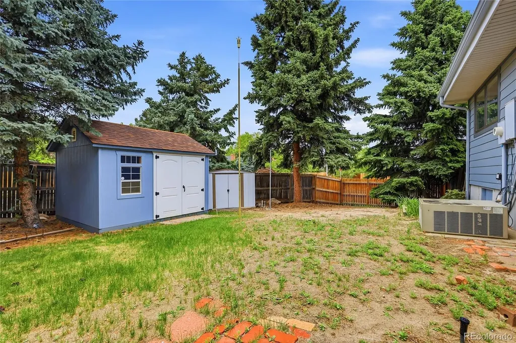 2009 S Macon Way Aurora CO 80014