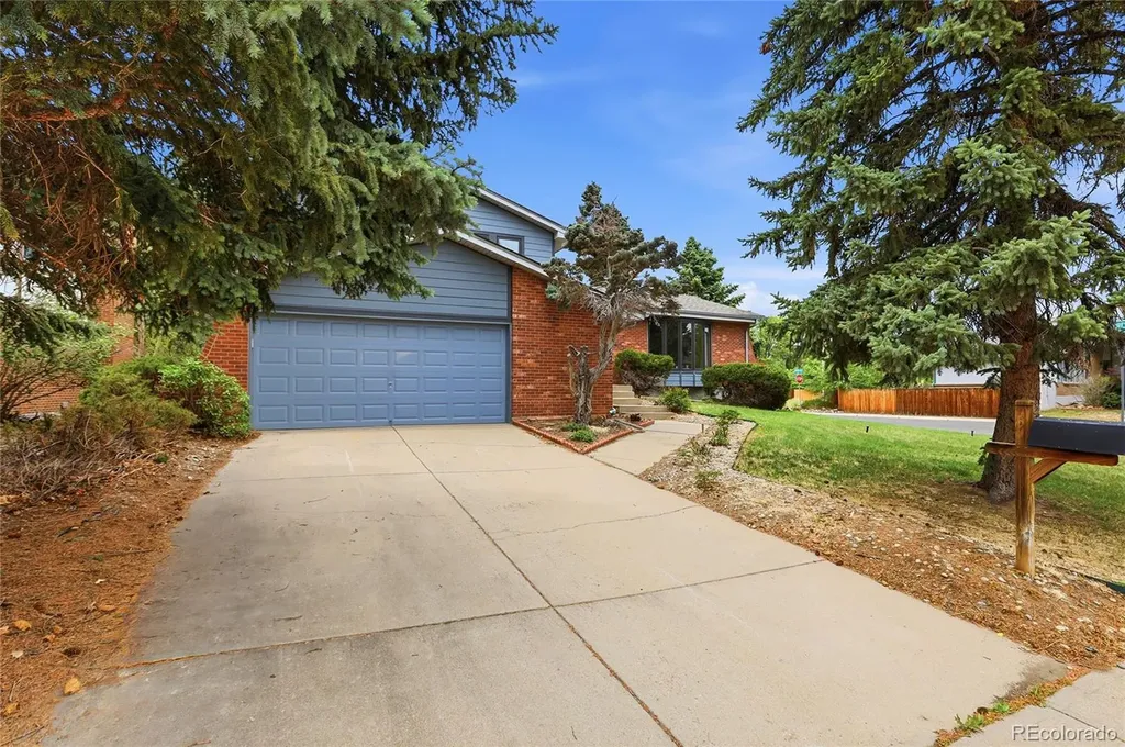 2009 S Macon Way Aurora CO 80014