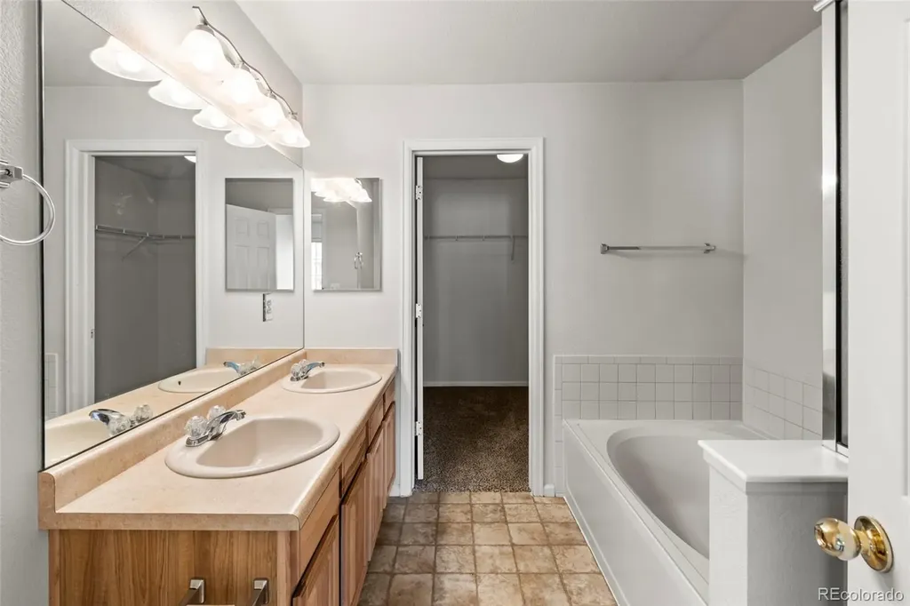 619 S Norfolk Way Aurora CO 80017