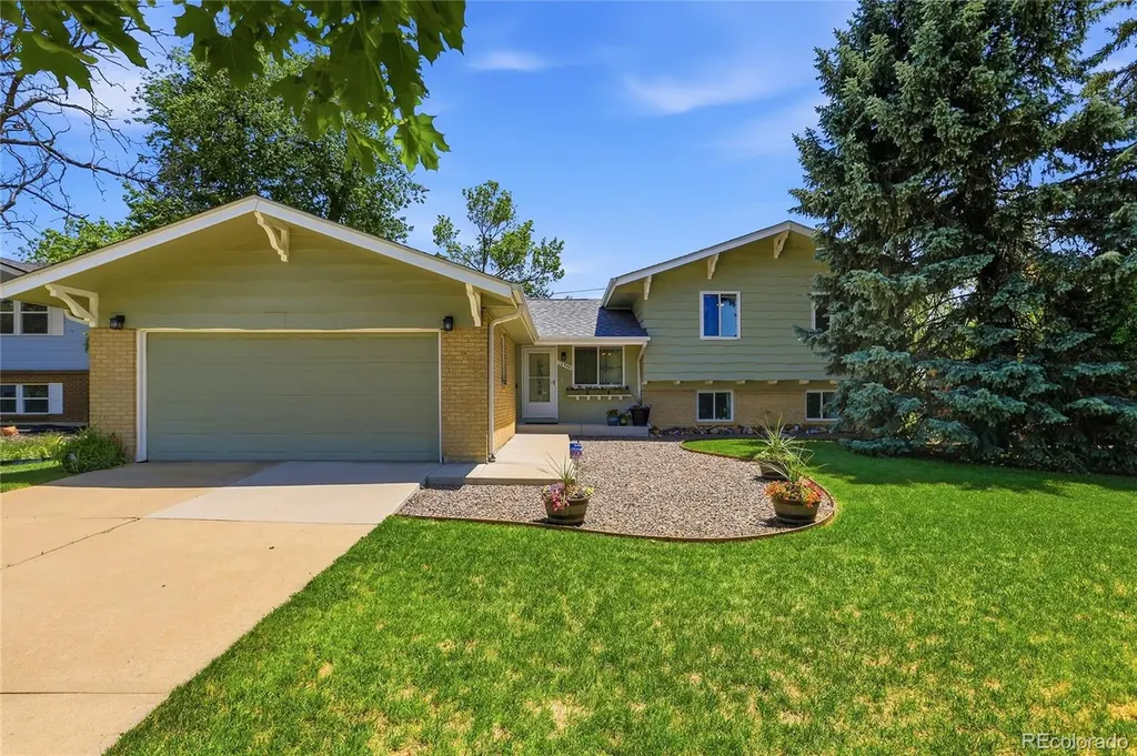 12946 E 2nd Avenue Aurora CO 80011