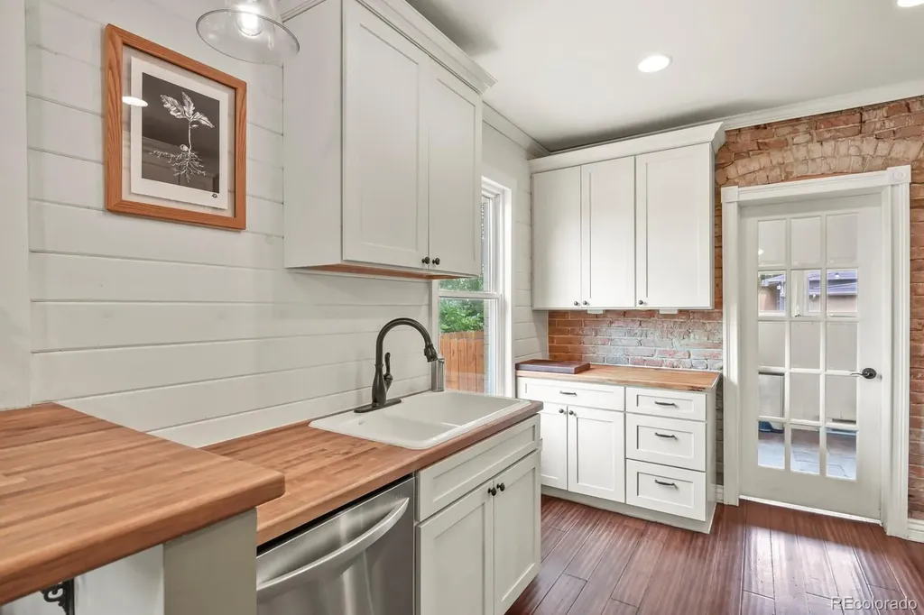 2952 N Vine Street Denver CO 80205