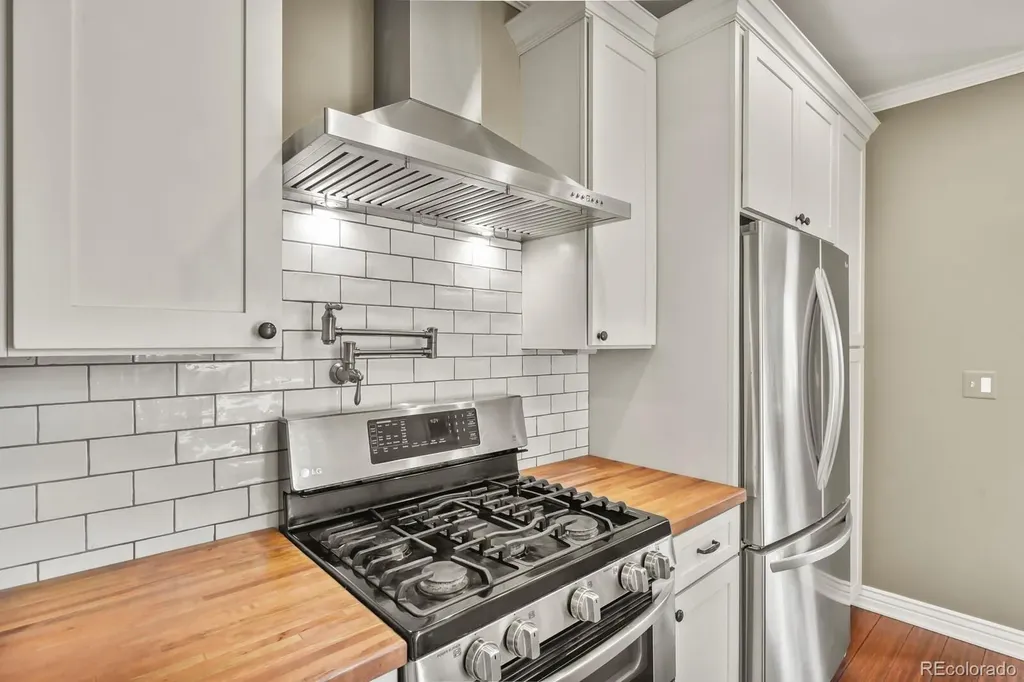 2952 N Vine Street Denver CO 80205