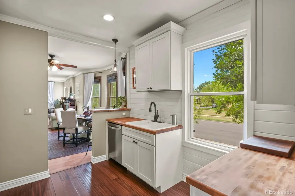 2952 N Vine Street Denver CO 80205