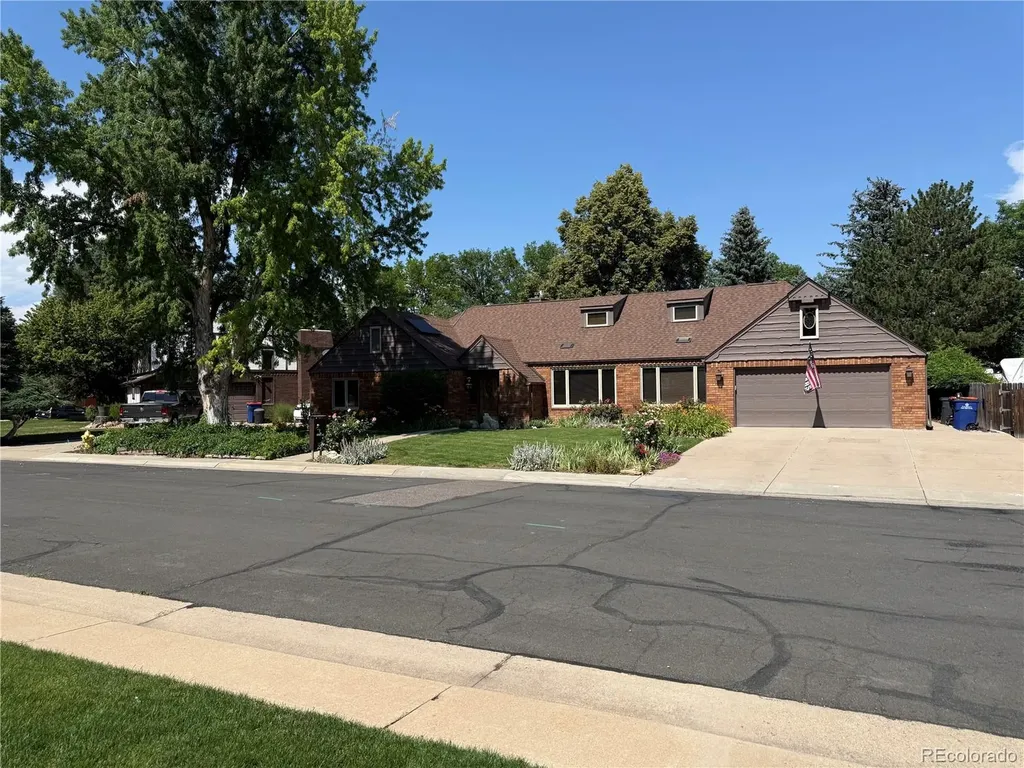 1370 Bellaire Street Broomfield CO 80020