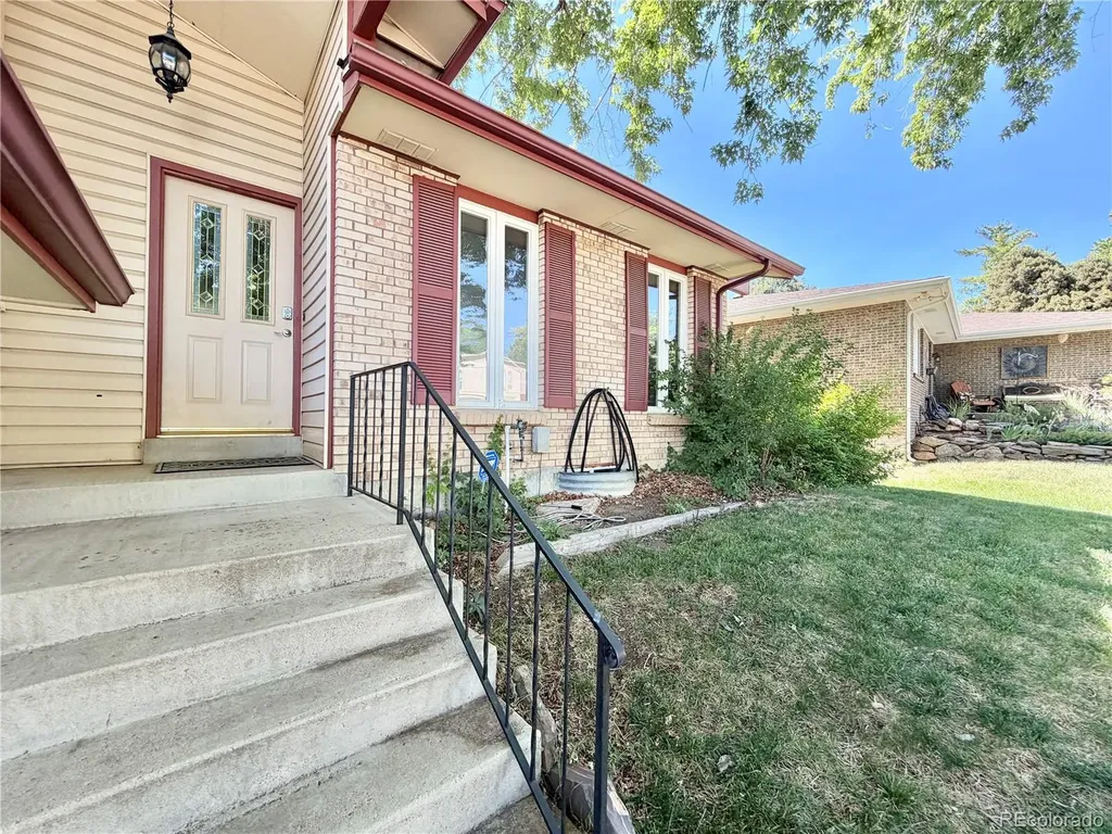 4733 S Willow Street Denver CO 80237