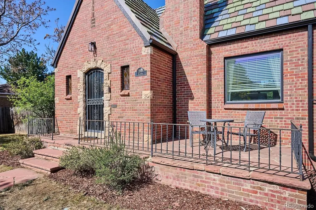 1585 Krameria Street Denver CO 80220