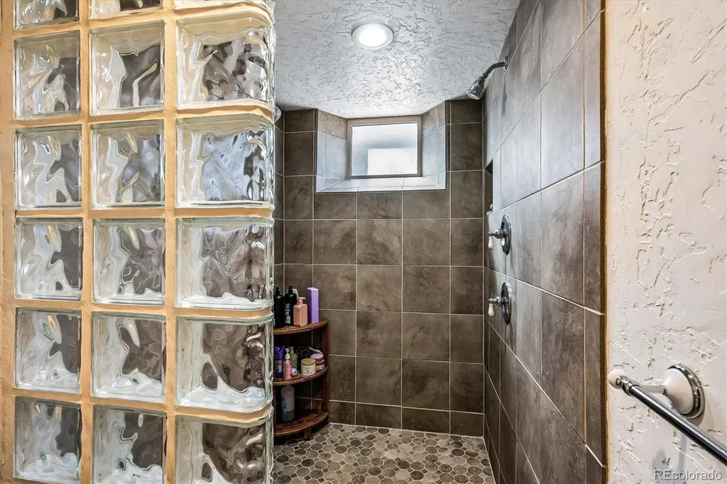 1585 Krameria Street Denver CO 80220
