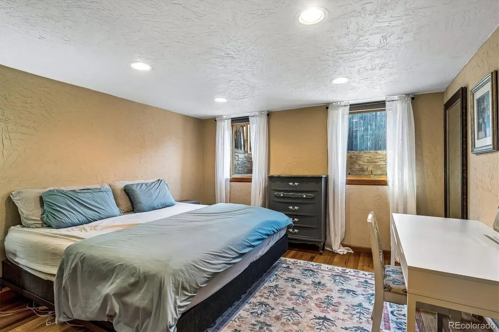 1585 Krameria Street Denver CO 80220
