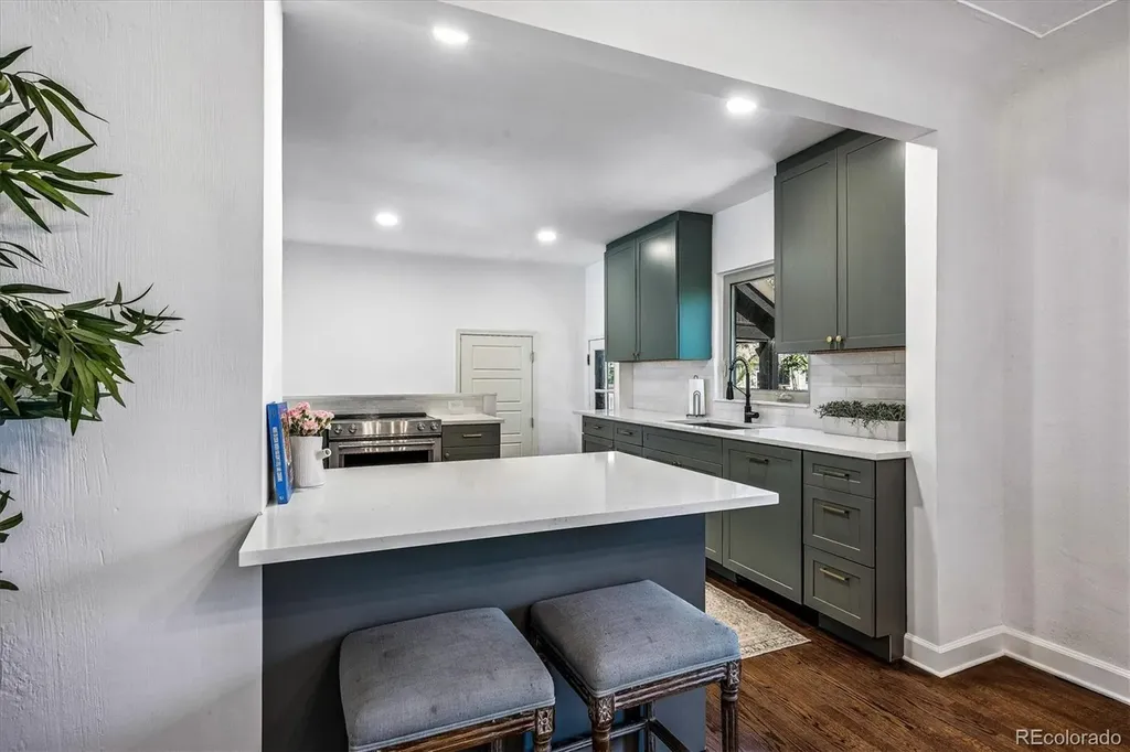 1585 Krameria Street Denver CO 80220