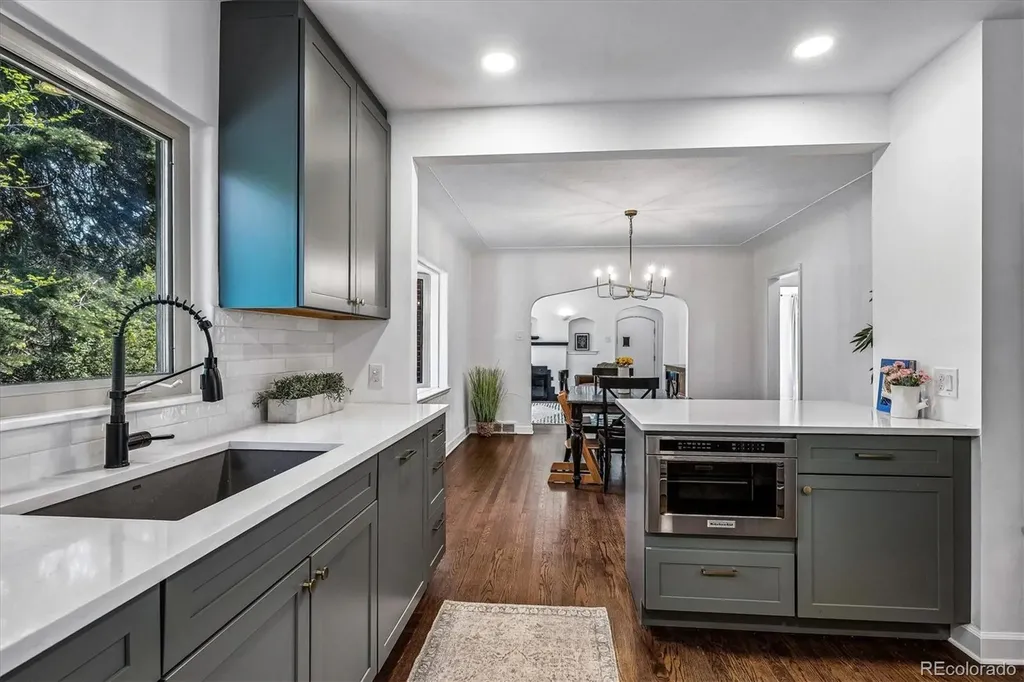 1585 Krameria Street Denver CO 80220