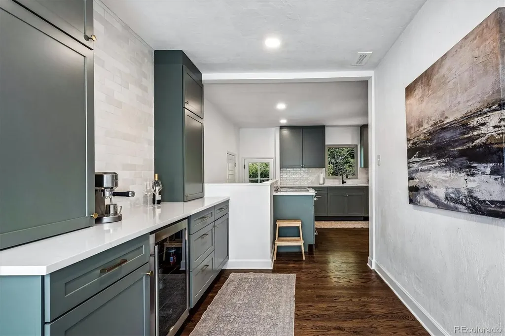 1585 Krameria Street Denver CO 80220