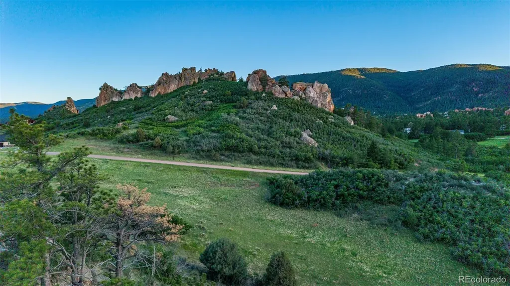 5814 Country Club Drive Larkspur CO 80118