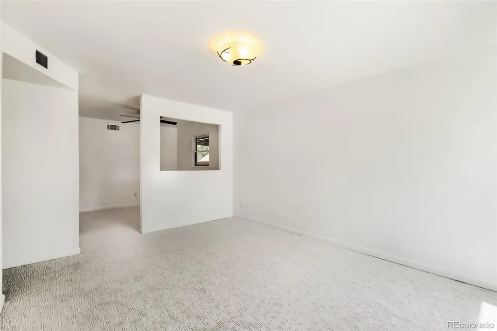 930 Victor Street Aurora CO 80011