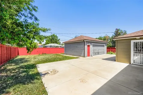 930 Victor Street Aurora CO 80011