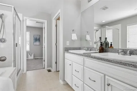 7460 S Old Hammer Way Aurora CO 80016