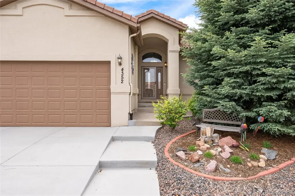 4352 Las Lunas Court Castle Rock CO 80104