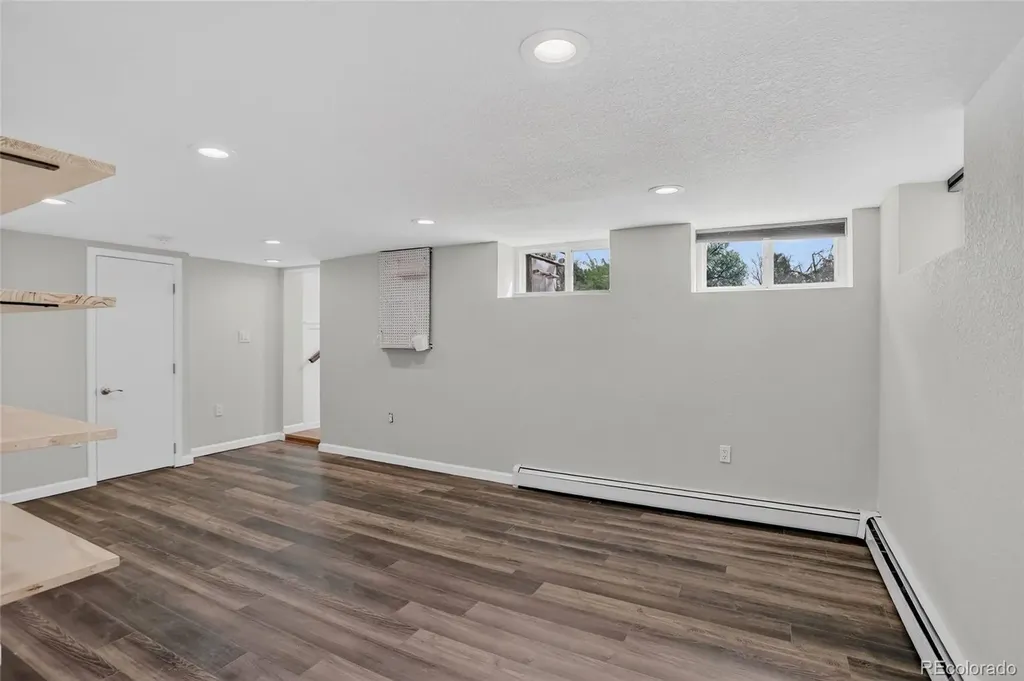 6907 W 12th Avenue Lakewood CO 80214