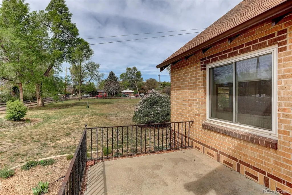 6907 W 12th Avenue Lakewood CO 80214