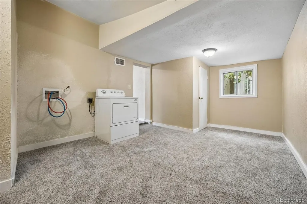 937 S Vrain Street Denver CO 80219