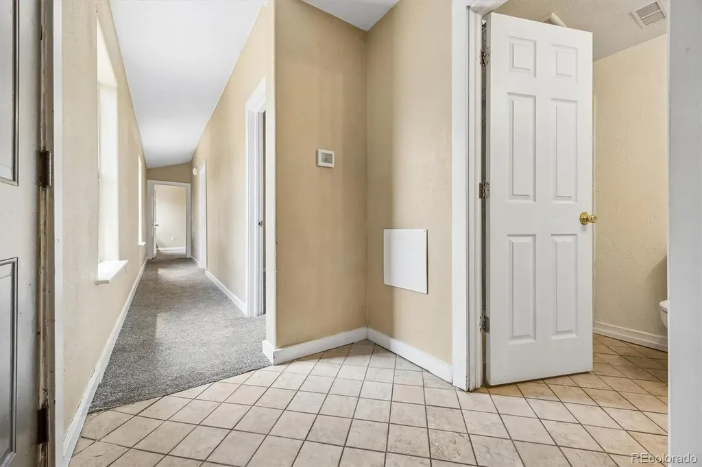 937 S Vrain Street Denver CO 80219