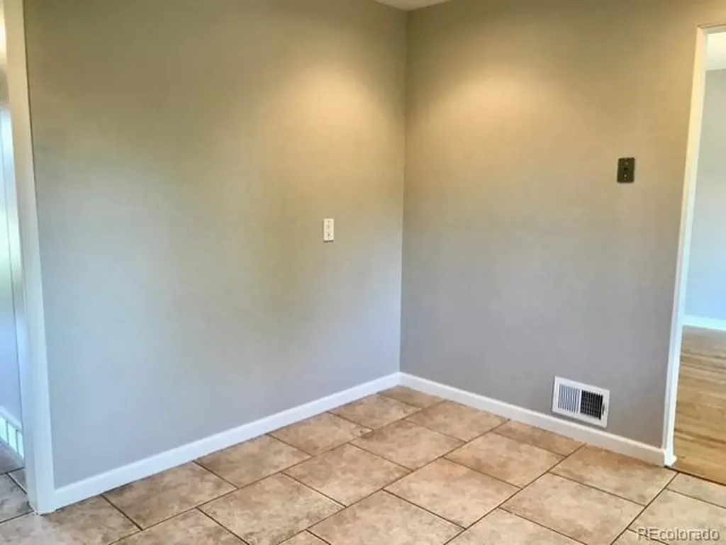 2285 E Noble Street Centennial CO 80121
