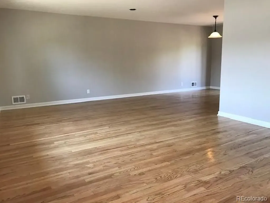 2285 E Noble Street Centennial CO 80121