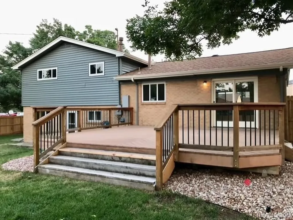 2285 E Noble Street Centennial CO 80121
