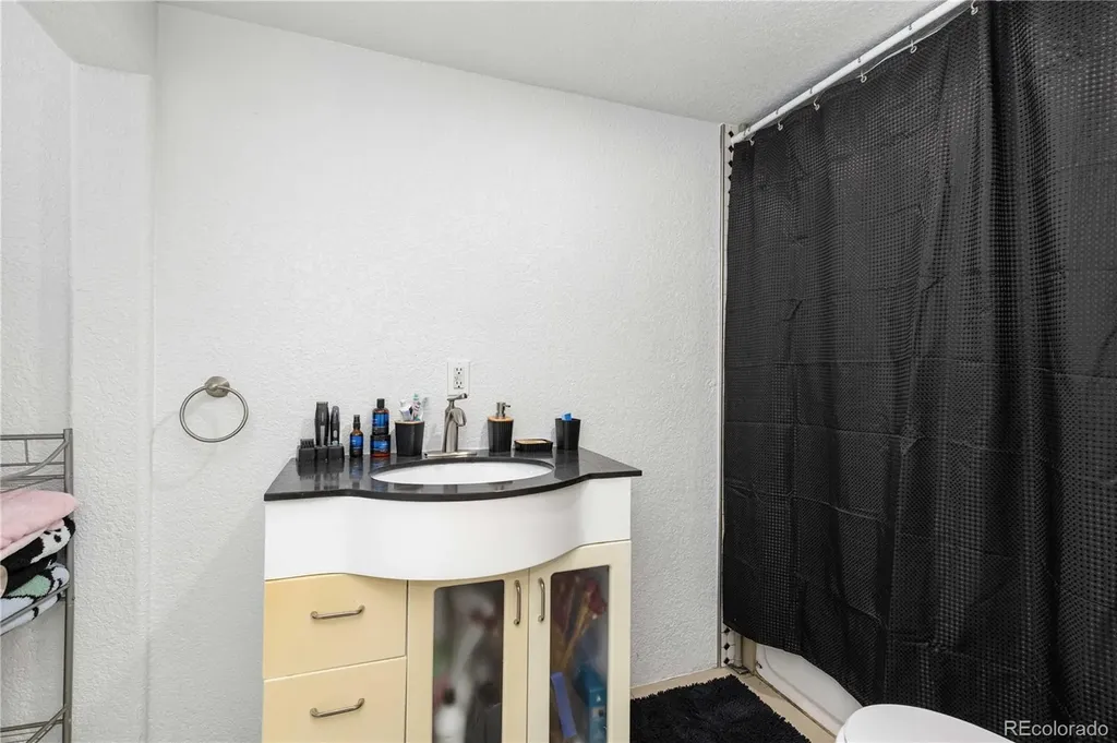 5425 Columbine Lane Denver CO 80221