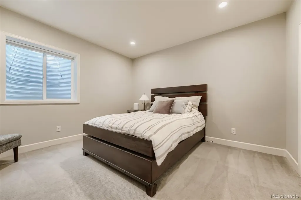 6421 Village Ln Lane Centennial CO 80111