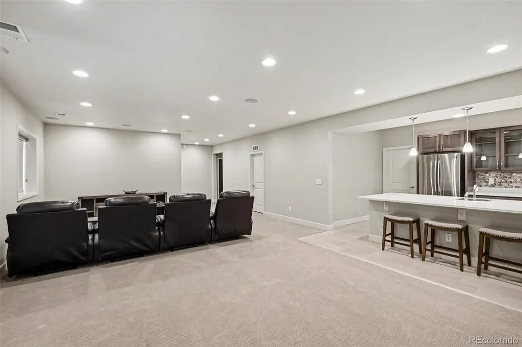 6421 Village Lane Centennial CO 80111