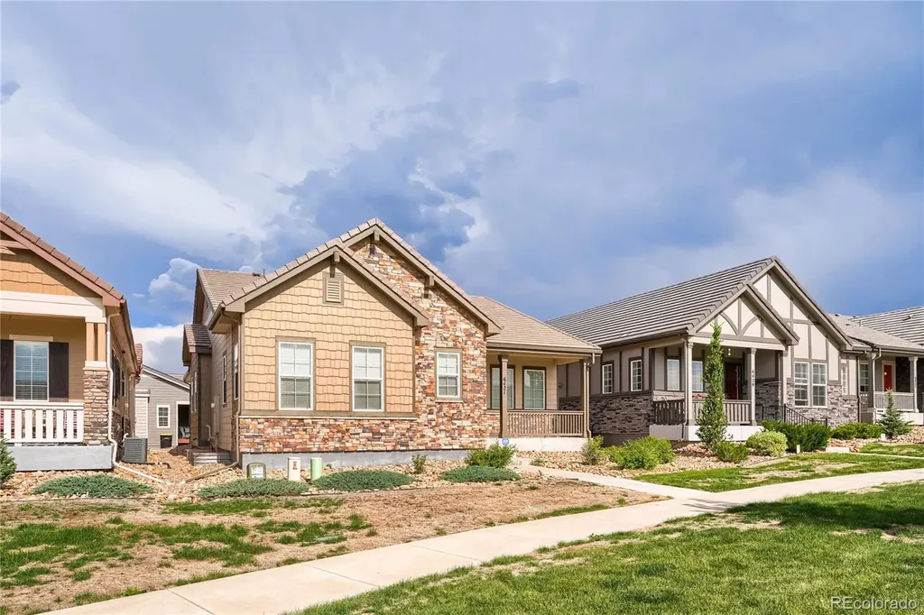 6421 Village Ln Lane Centennial CO 80111