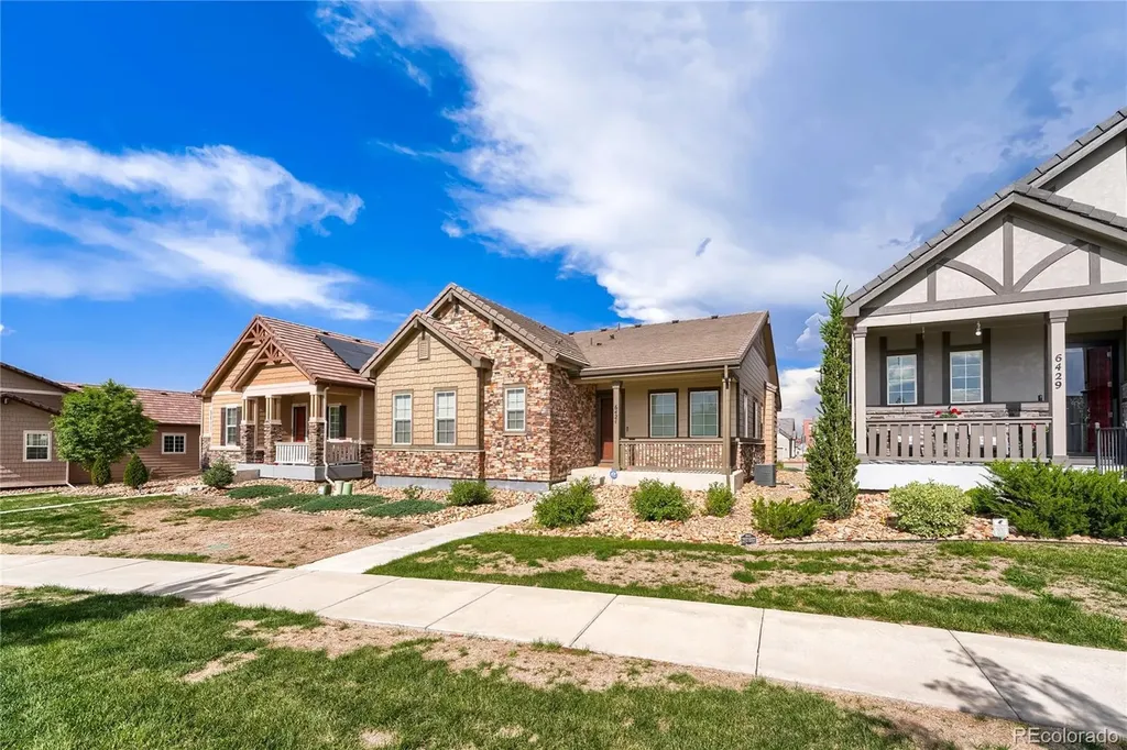 6421 Village Ln Lane Centennial CO 80111