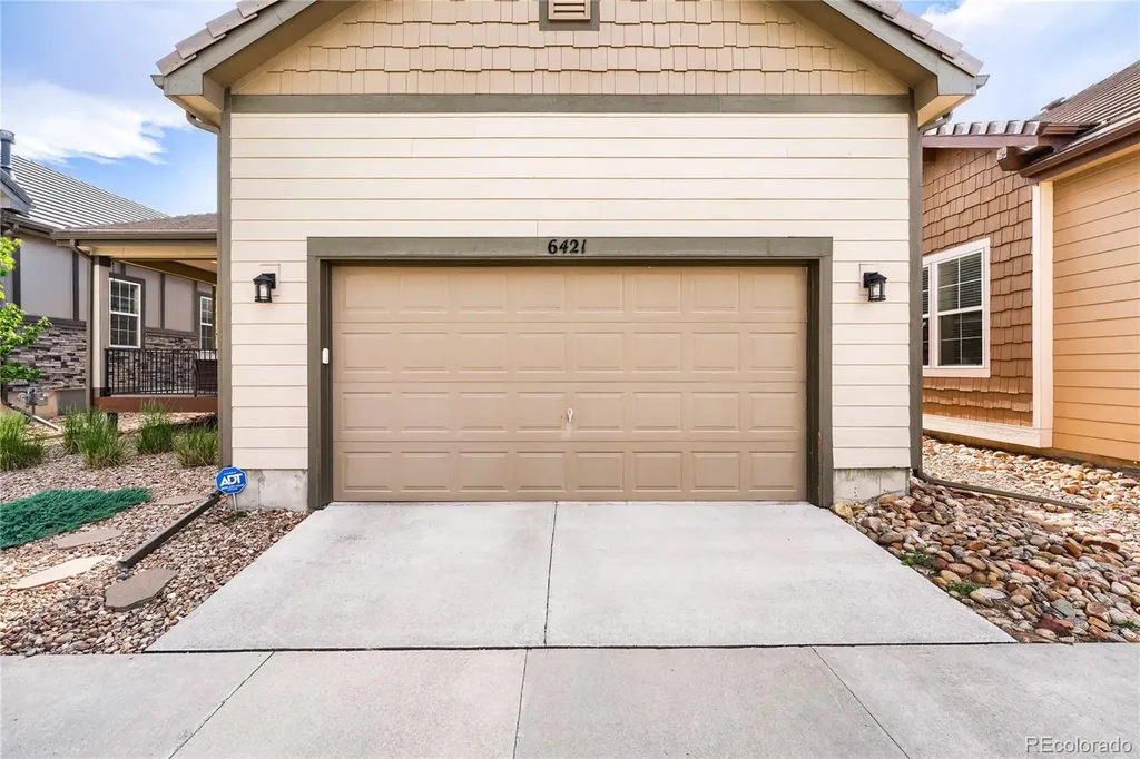 6421 Village Ln Lane Centennial CO 80111