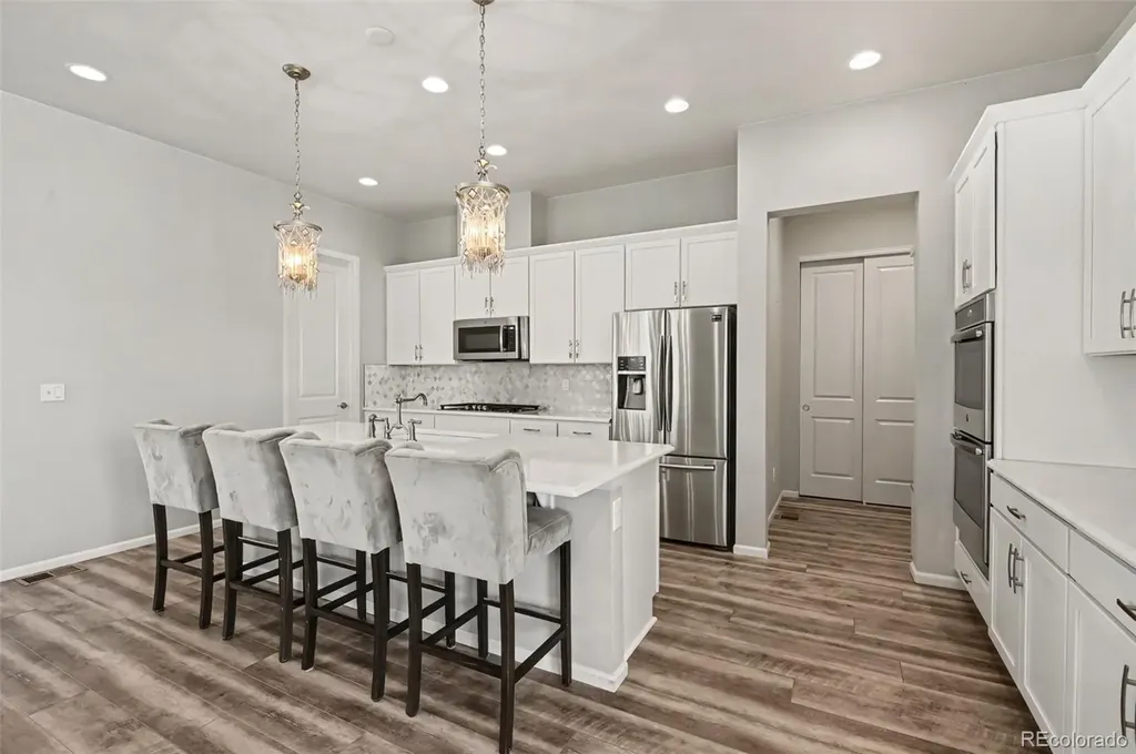 6421 Village Lane Centennial CO 80111