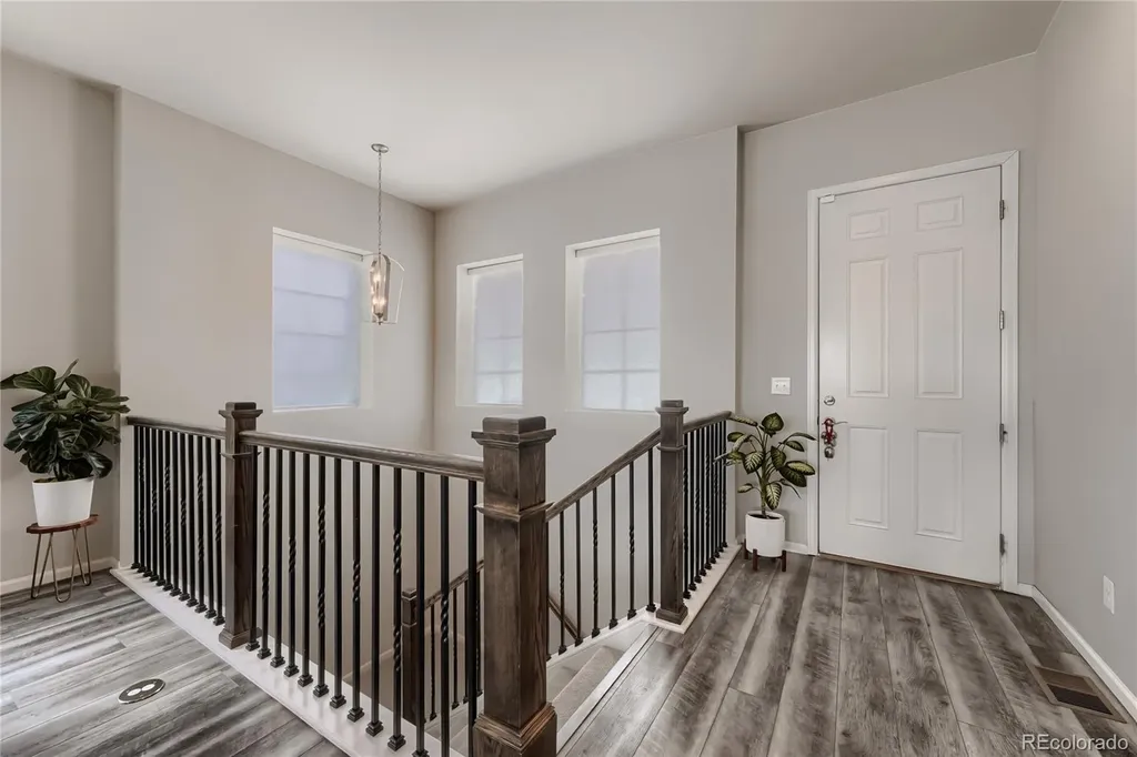 6421 Village Ln Lane Centennial CO 80111