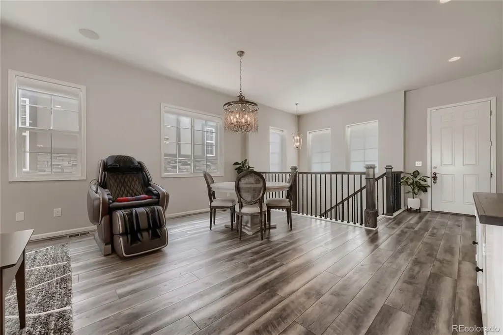6421 Village Ln Lane Centennial CO 80111