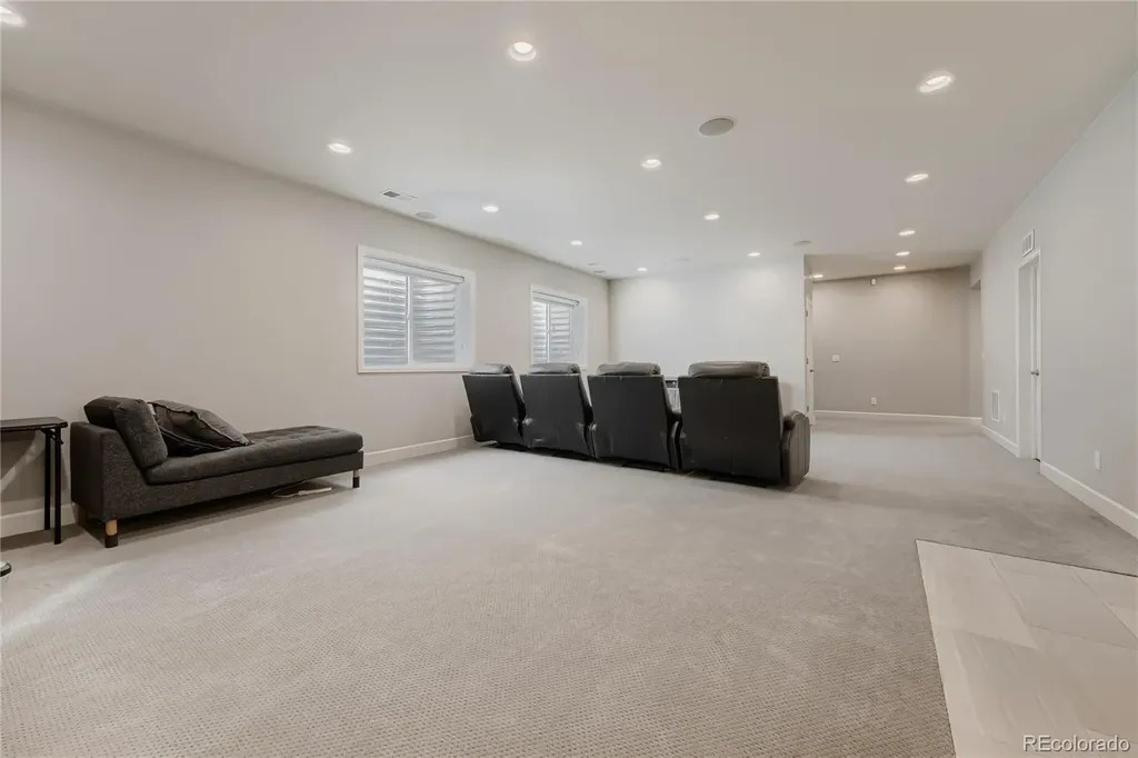 6421 Village Ln Lane Centennial CO 80111